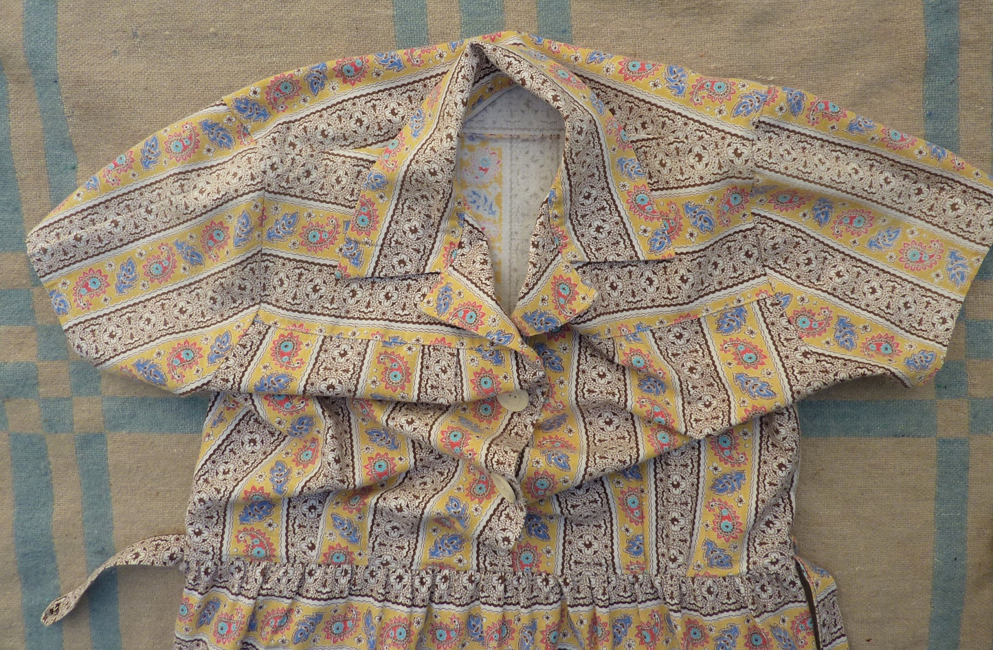 Vintage 1940s Shirt Waister Dress Novelty Paisley Floral Yellow Brown Print UK XS