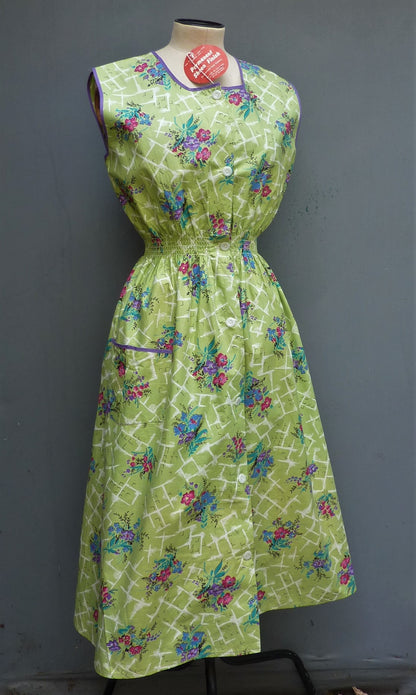 Vintage 1950s Deadstock Pinafore Sun Dress Floral Novelty Print Overall UK XS/S