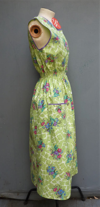 Vintage 1950s Deadstock Pinafore Sun Dress Floral Novelty Print Overall UK XS/S