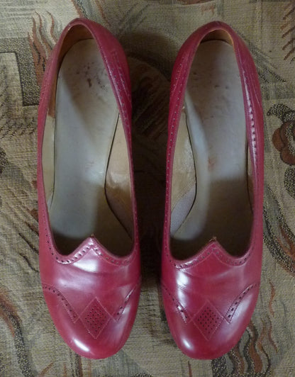 Vintage 1940s Shoes Red Leather Courts Heels UK 7