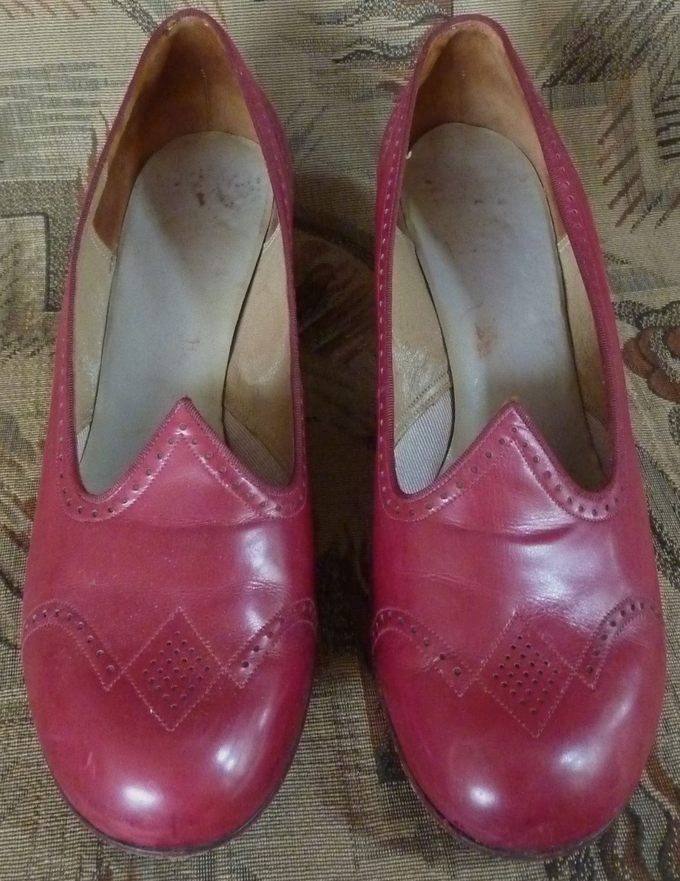 Vintage 1940s Shoes Red Leather Courts Heels UK 7