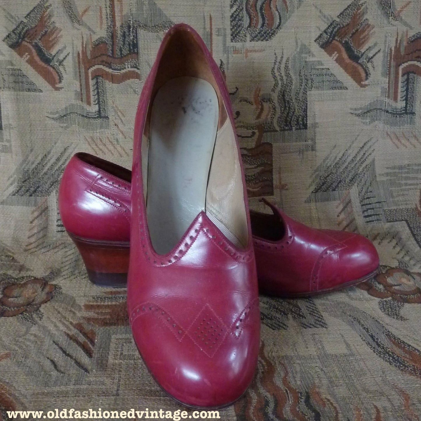 Vintage 1940s Shoes Red Leather Courts Heels UK 7