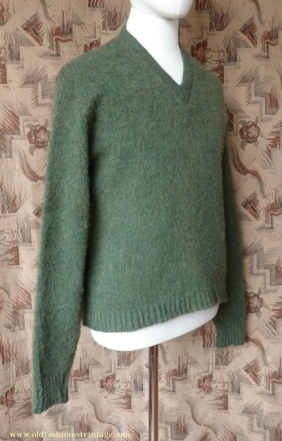 Vintage Mens 1950s Fuzzy Mohair V Neck Sweater Jumper Moss Green L