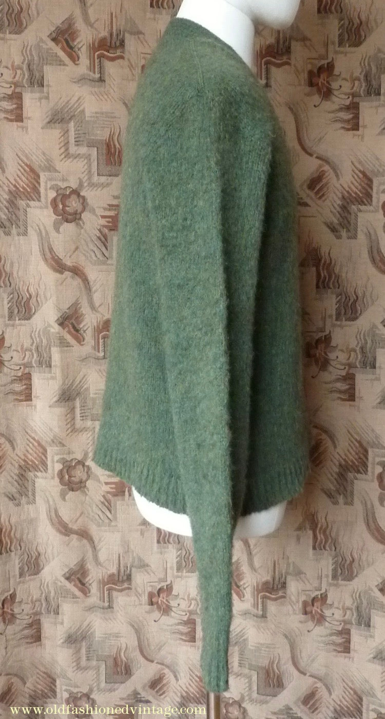 Vintage Mens 1950s Fuzzy Mohair V Neck Sweater Jumper Moss Green L