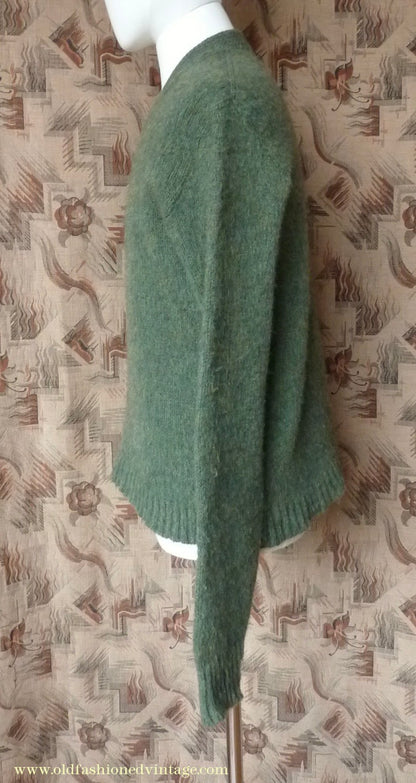 Vintage Mens 1950s Fuzzy Mohair V Neck Sweater Jumper Moss Green L