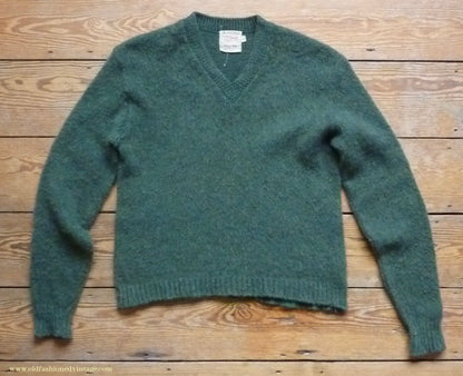 Vintage Mens 1950s Fuzzy Mohair V Neck Sweater Jumper Moss Green L