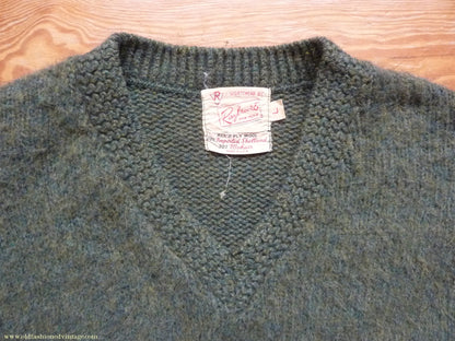 Vintage Mens 1950s Fuzzy Mohair V Neck Sweater Jumper Moss Green L