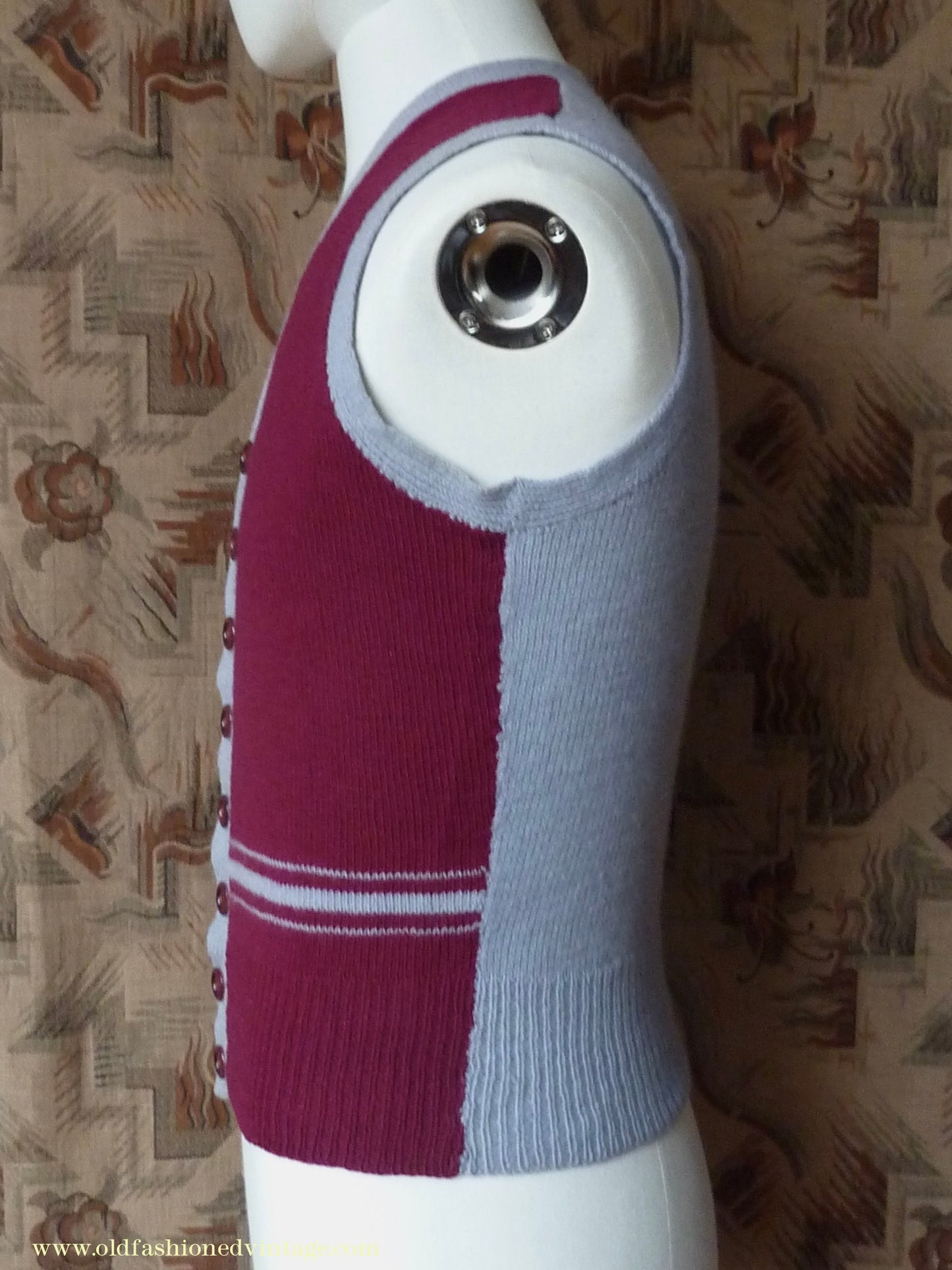 Vintage Mens 1950s Hand Knitted Waistcoat 2 Tone Burgundy Grey Wool Sleeveless Cardigan Sweater Vest S