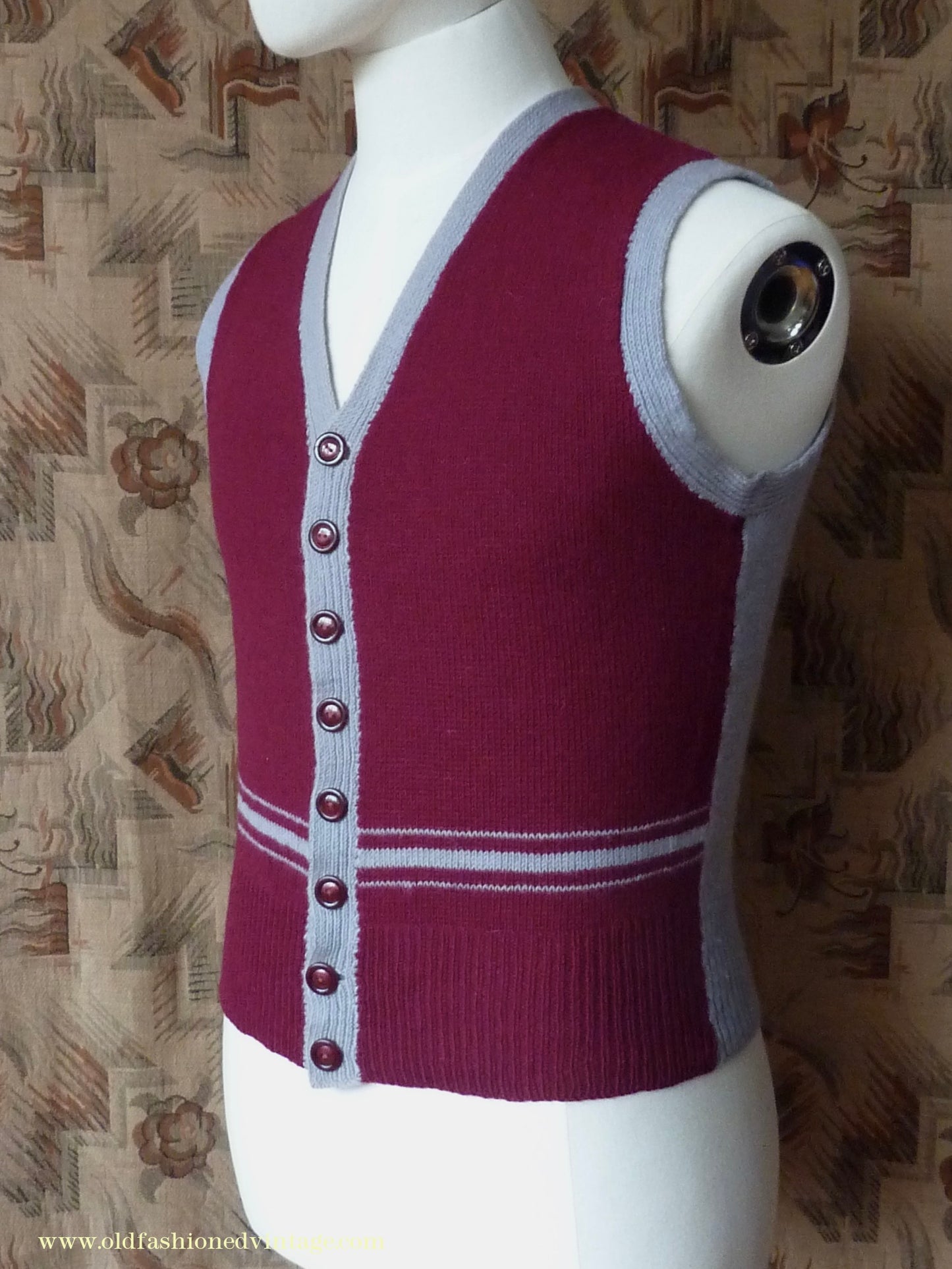 Vintage Mens 1950s Hand Knitted Waistcoat 2 Tone Burgundy Grey Wool Sleeveless Cardigan Sweater Vest S