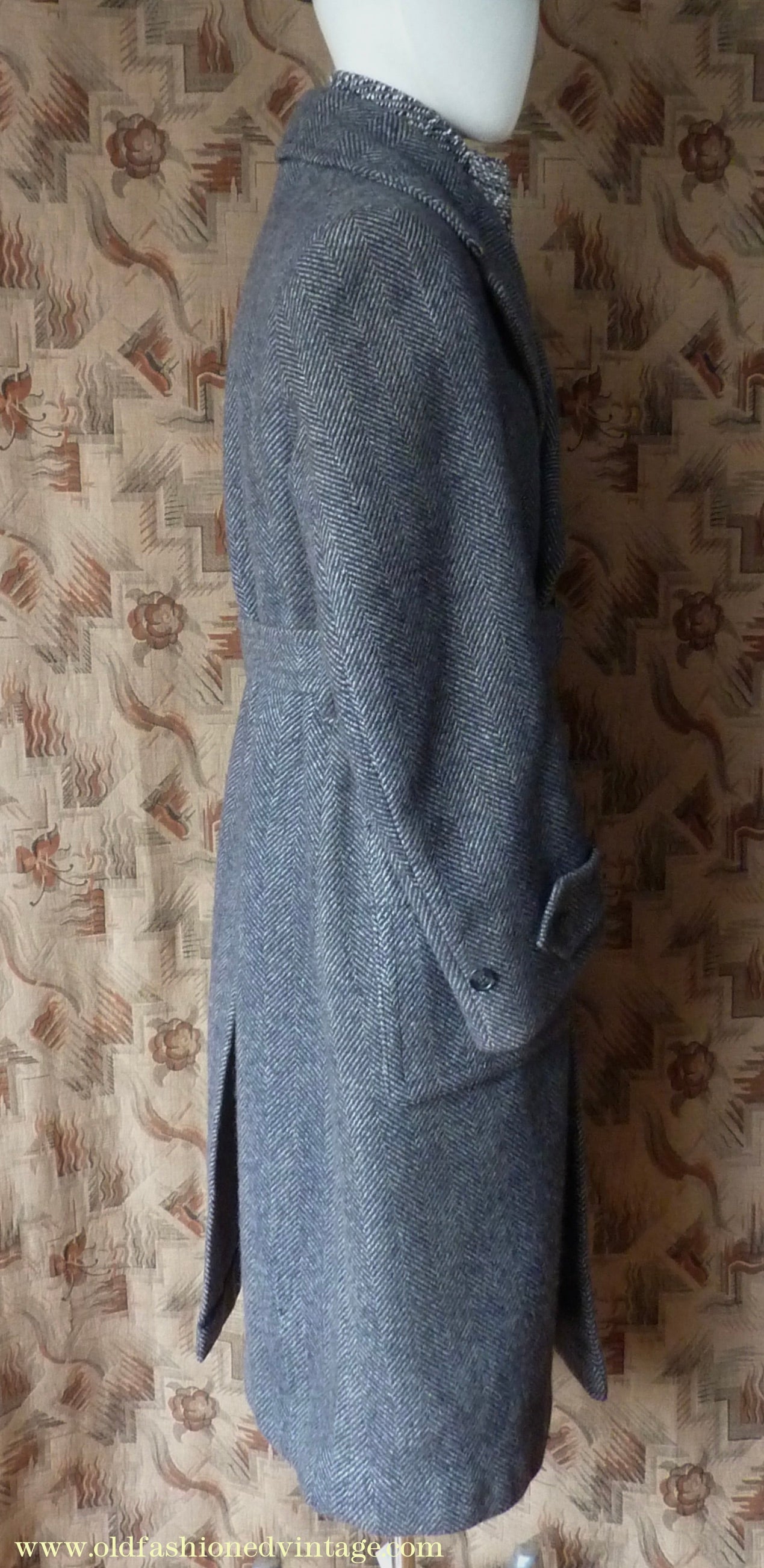 Vintage Mens 1930s 1940s Double Breasted Overcoat Coat Dark Blue Grey Herringbone Wool Tweed DB Belted 38"
