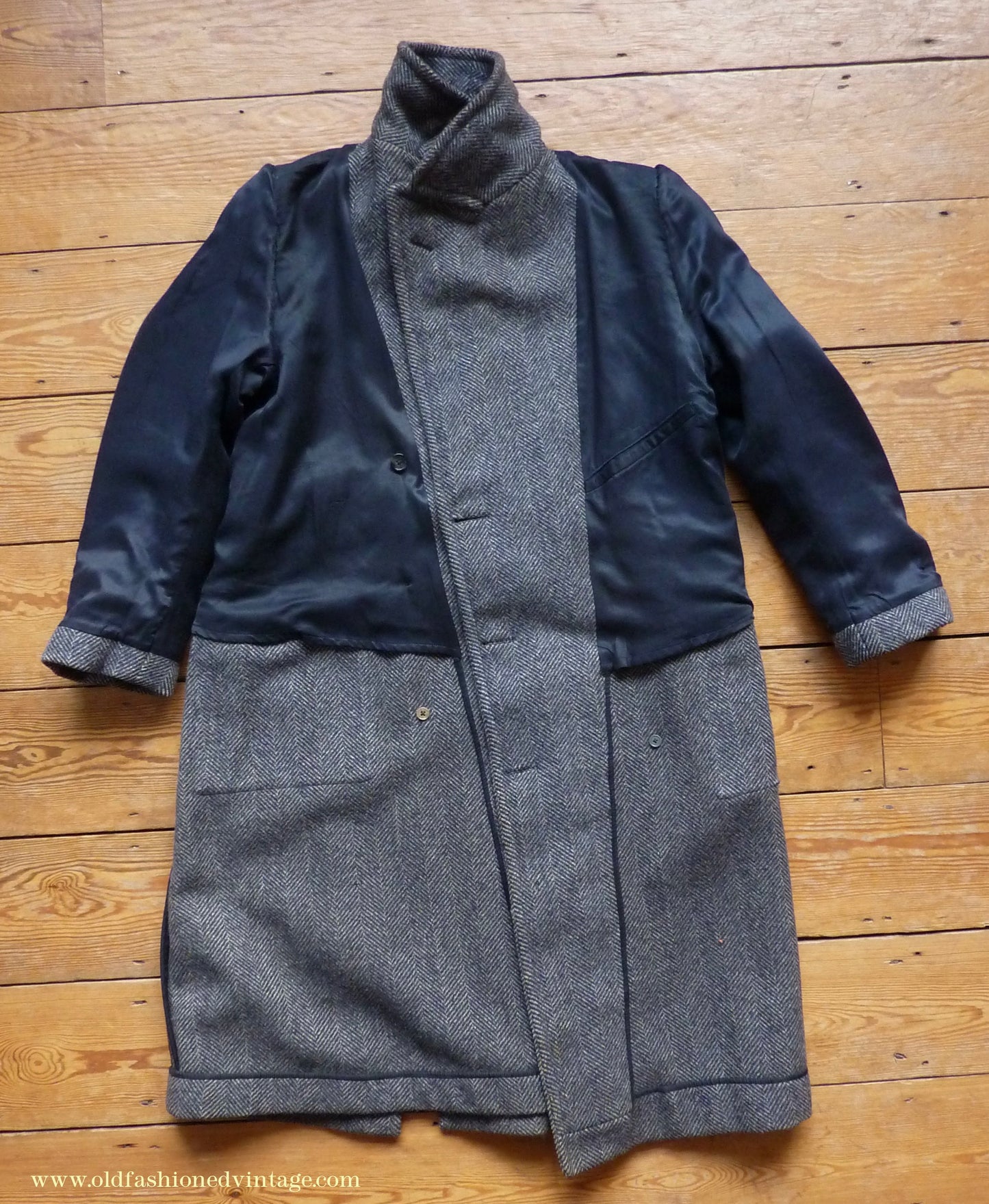 Vintage Mens 1930s 1940s Double Breasted Overcoat Coat Dark Blue Grey Herringbone Wool Tweed DB Belted 38"