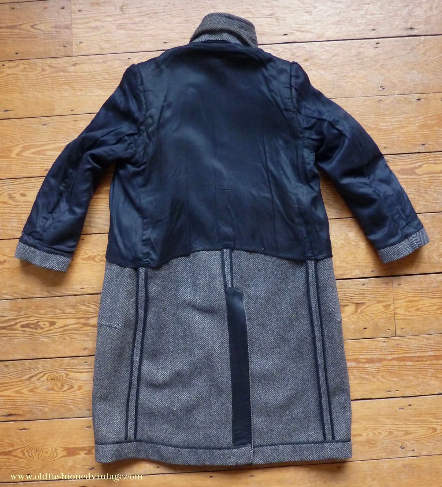 Vintage Mens 1930s 1940s Double Breasted Overcoat Coat Dark Blue Grey Herringbone Wool Tweed DB Belted 38"