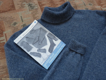 Old Fashioned Garments Vintage Reproduction 1940s Mens Polo Neck Jumper Deep Royal Blue Melange Roll Turtle Sweater M