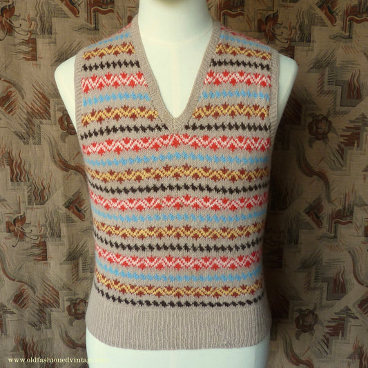 Vintage Mens 1950s Hand Knitted Fair Isle Slipover Sweater Vest Beige Brown Red Fairisle Tank Top XS
