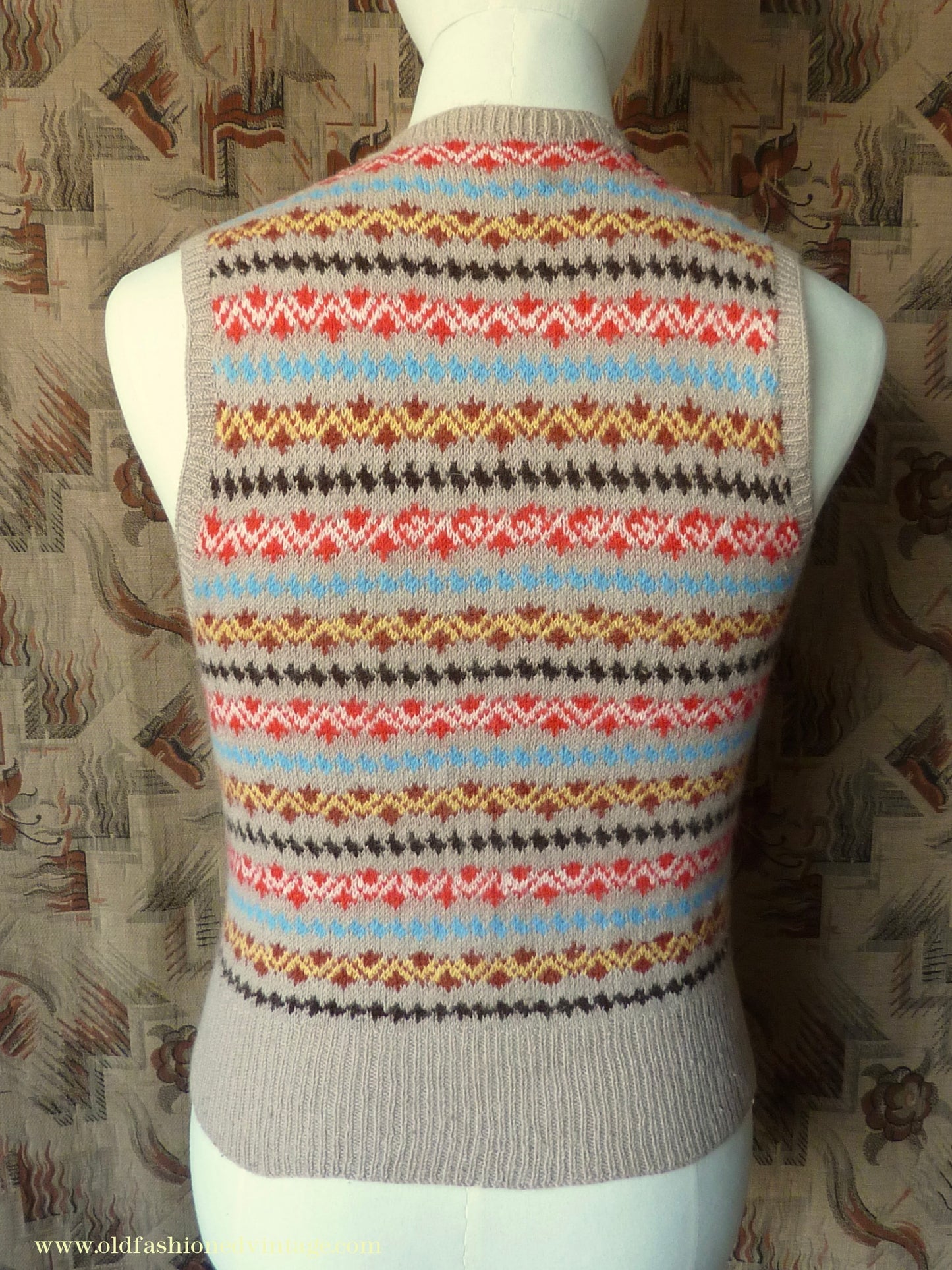Vintage Mens 1950s Hand Knitted Fair Isle Slipover Sweater Vest Beige Brown Red Fairisle Tank Top XS