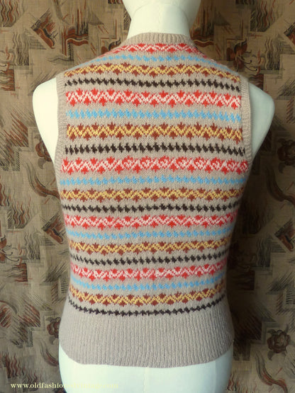 Vintage Mens 1950s Hand Knitted Fair Isle Slipover Sweater Vest Beige Brown Red Fairisle Tank Top XS