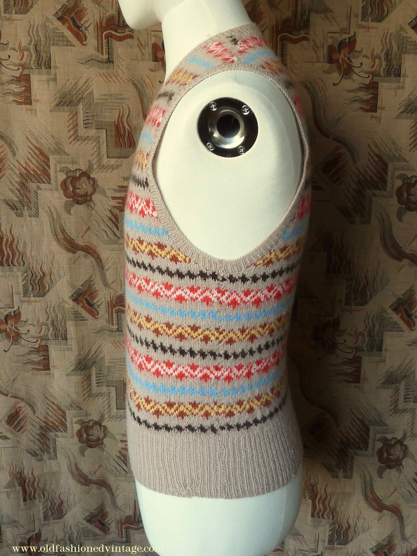 Vintage Mens 1950s Hand Knitted Fair Isle Slipover Sweater Vest Beige Brown Red Fairisle Tank Top XS