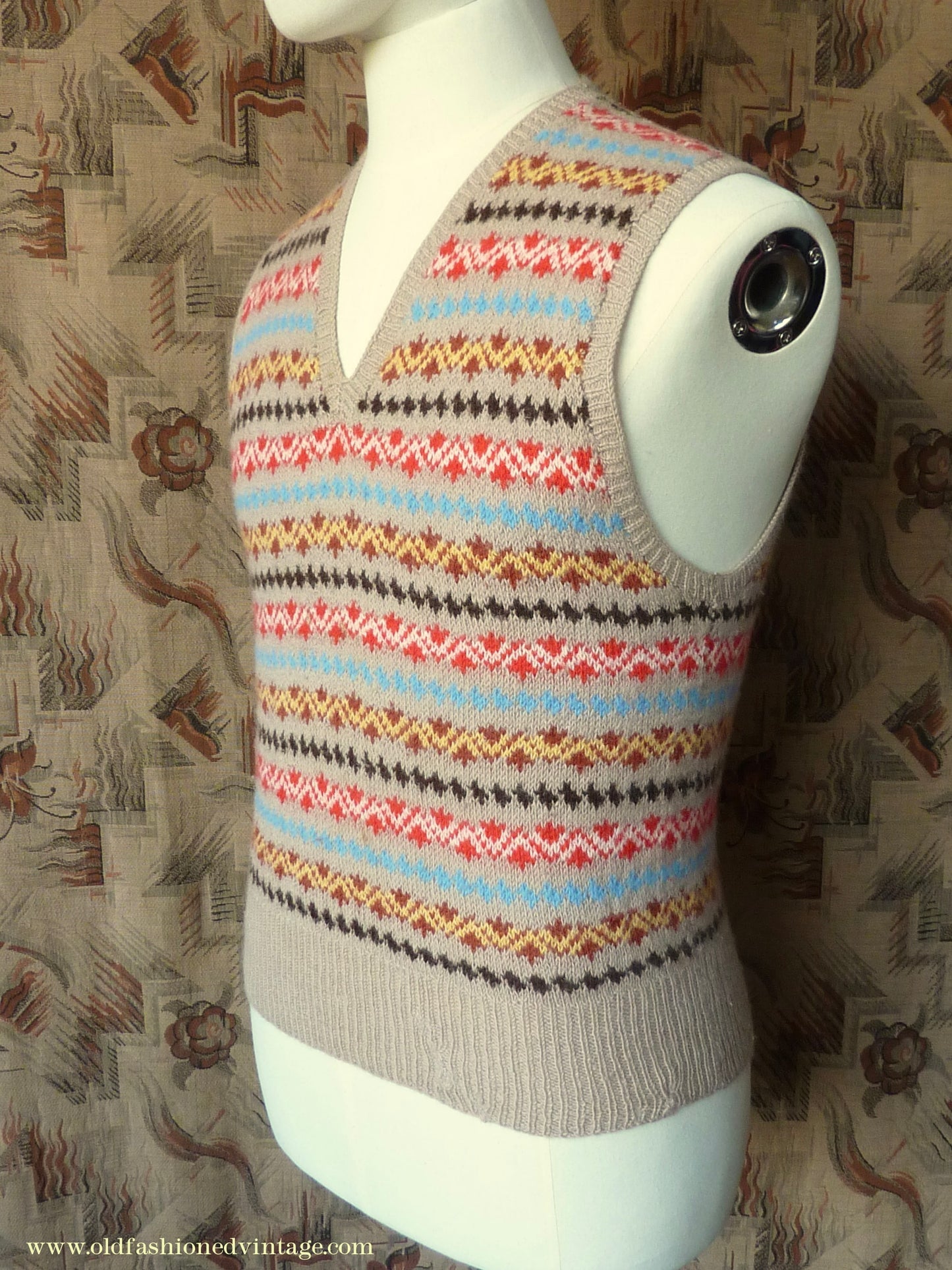 Vintage Mens 1950s Hand Knitted Fair Isle Slipover Sweater Vest Beige Brown Red Fairisle Tank Top XS