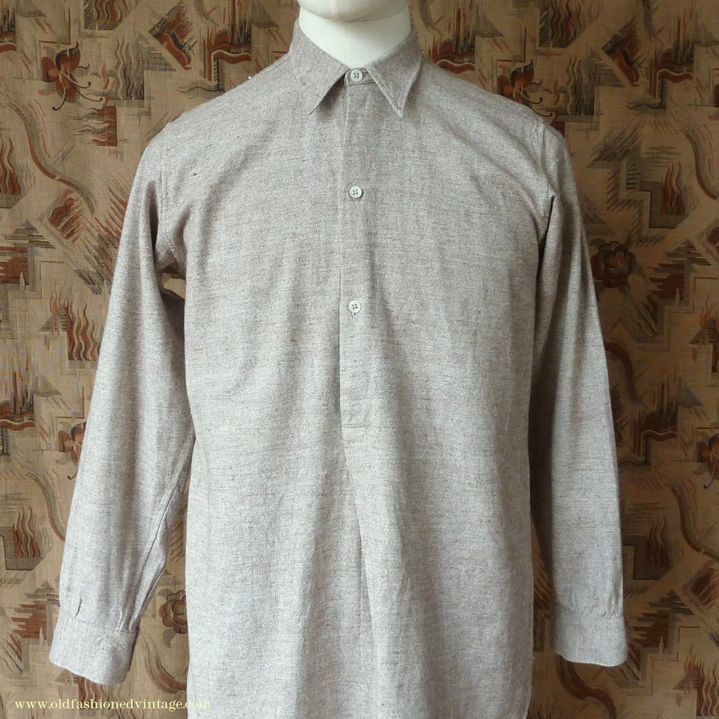 Vintage Mens 1930s 1940s French Pullover Work Shirt Oatmeal Marl Cotton Salt & Pepper Overhead Half Buttoned Spearpoint Collar S