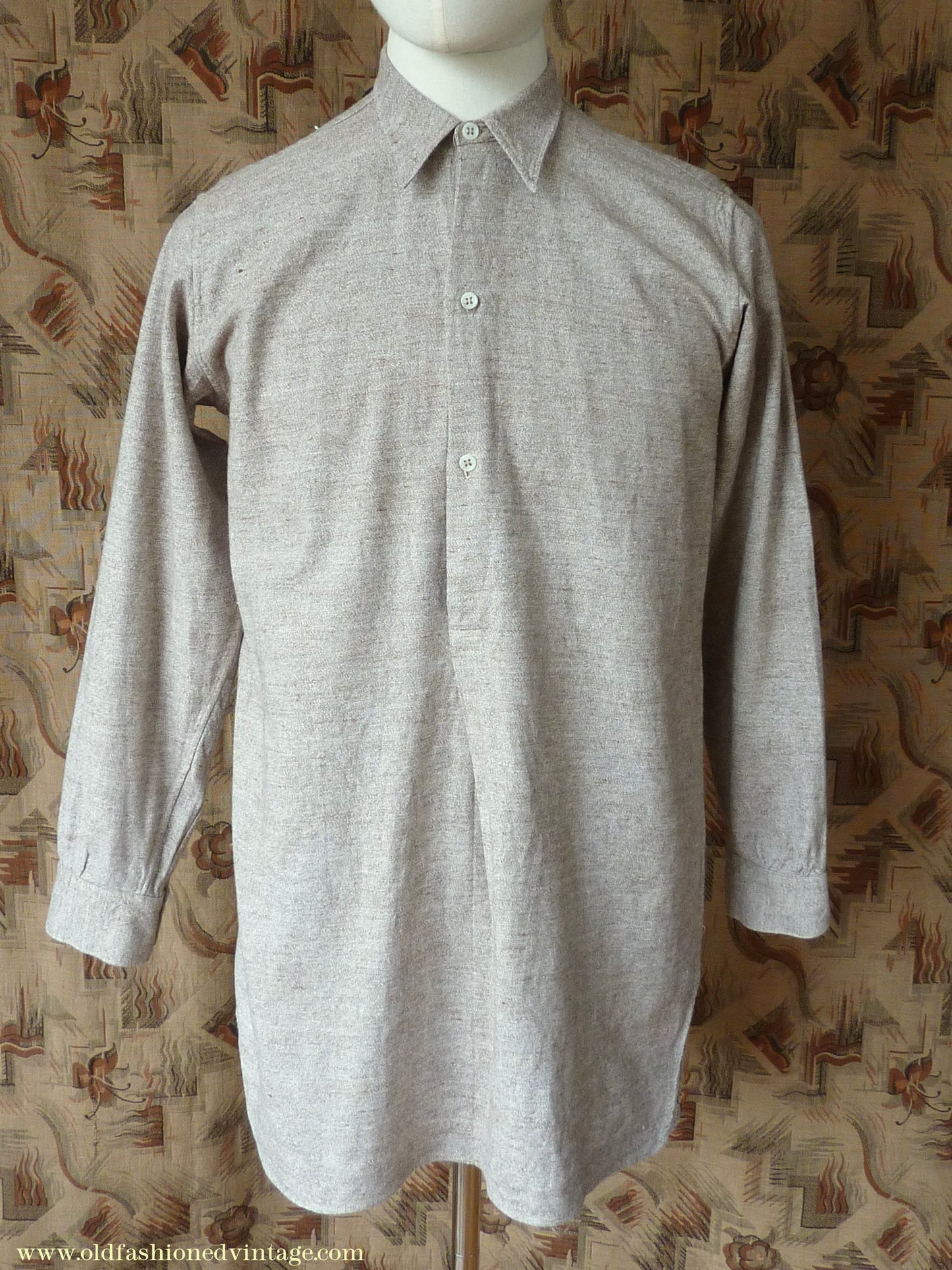 Vintage Mens 1930s 1940s French Pullover Work Shirt Oatmeal Marl Cotton Salt & Pepper Overhead Half Buttoned Spearpoint Collar S