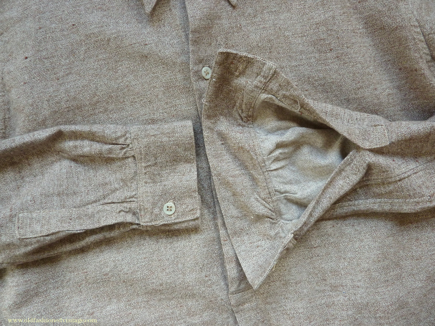 Vintage Mens 1930s 1940s French Pullover Work Shirt Oatmeal Marl Cotton Salt & Pepper Overhead Half Buttoned Spearpoint Collar S