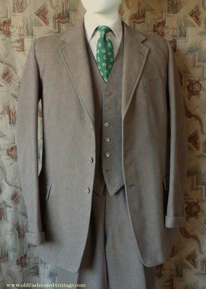 Vintage Mens 1960s Bespoke Tweed 3 Piece Suit Olive Brown Wool Red Windowpane Gauntlet Cuffs 42" Extra Long