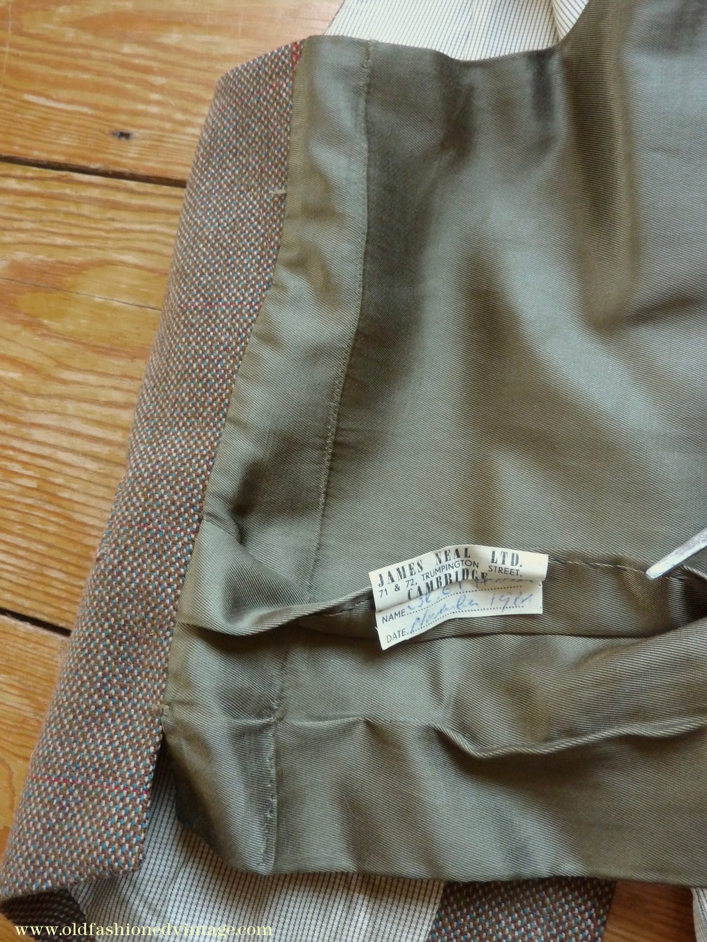 Vintage Mens 1960s Bespoke Tweed 3 Piece Suit Olive Brown Wool Red Windowpane Gauntlet Cuffs 42" Extra Long