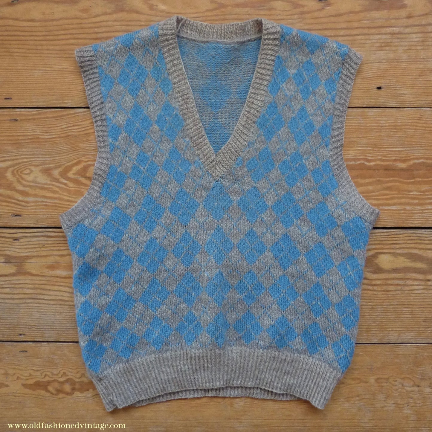 Vintage Mens 1940s 1950s Hand Knitted Argyle Fair Isle Slipover Sweater Vest Beige Blue Diamond Fairisle Tank Top S / XS