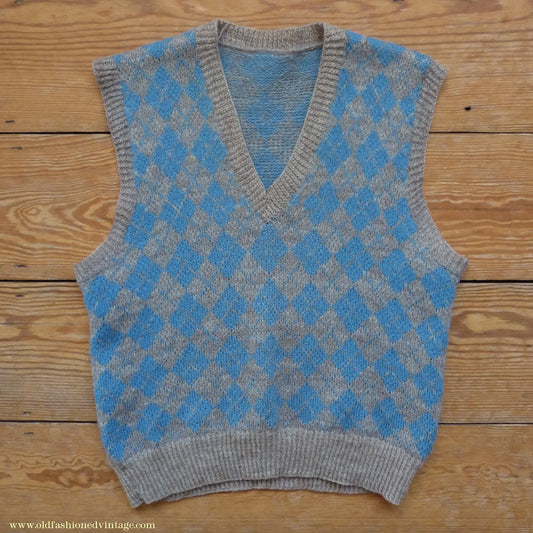 Vintage Mens 1940s 1950s Hand Knitted Argyle Fair Isle Slipover Sweater Vest Beige Blue Diamond Fairisle Tank Top S / XS