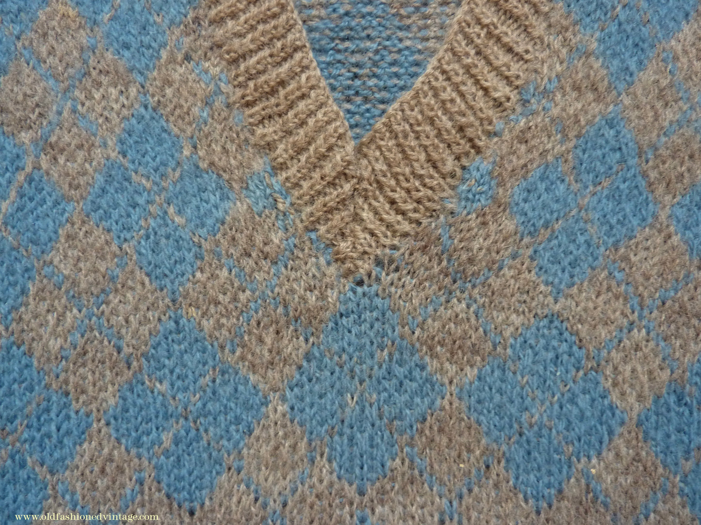 Vintage Mens 1940s 1950s Hand Knitted Argyle Fair Isle Slipover Sweater Vest Beige Blue Diamond Fairisle Tank Top S / XS