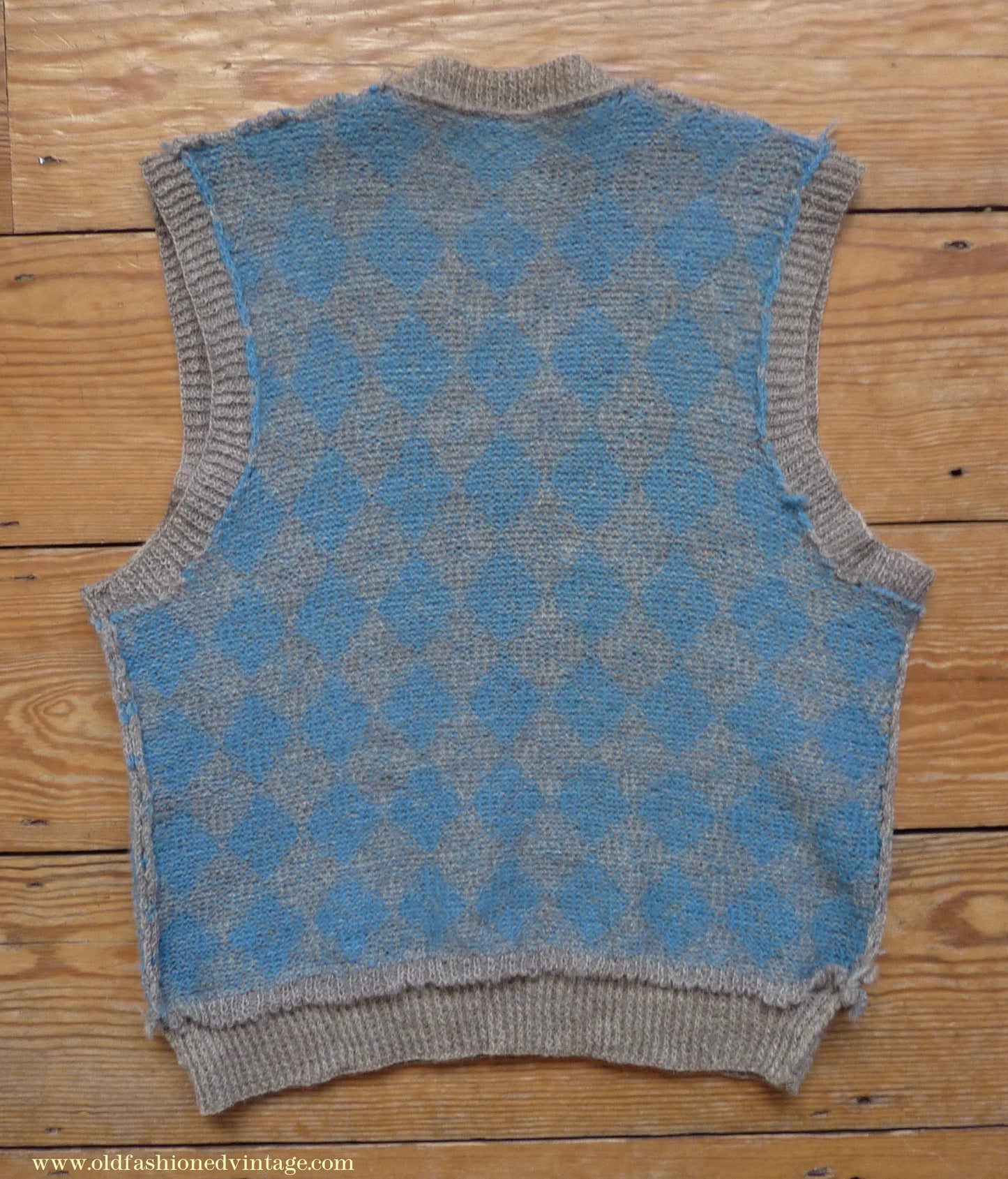 Vintage Mens 1940s 1950s Hand Knitted Argyle Fair Isle Slipover Sweater Vest Beige Blue Diamond Fairisle Tank Top S / XS