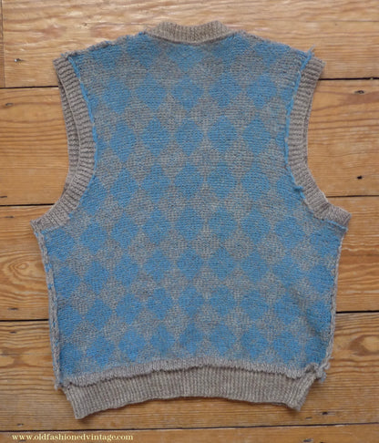 Vintage Mens 1940s 1950s Hand Knitted Argyle Fair Isle Slipover Sweater Vest Beige Blue Diamond Fairisle Tank Top S / XS
