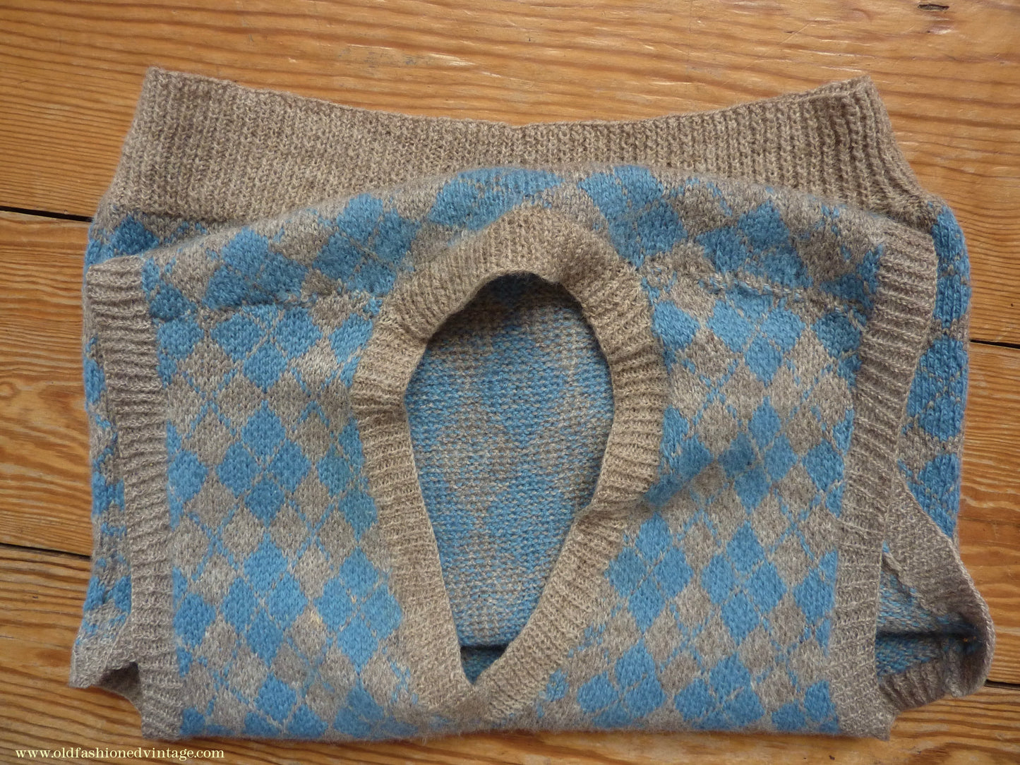 Vintage Mens 1940s 1950s Hand Knitted Argyle Fair Isle Slipover Sweater Vest Beige Blue Diamond Fairisle Tank Top S / XS