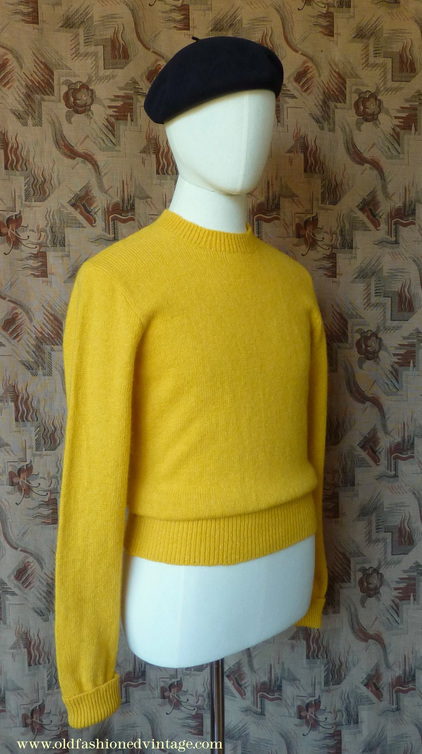 Old Fashioned Garments Vintage Reproduction 1940s Mens Round Neck Jumper Dandelion Yellow Sweater S