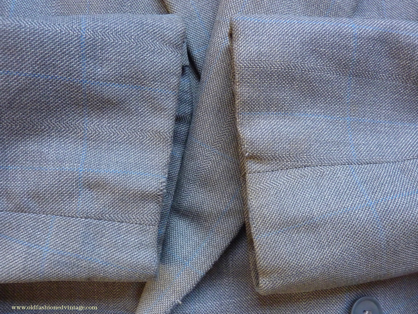 Vintage Mens 1940s CC41 Double Breasted Suit Light Grey Wool Blue Windowpane Check 42"