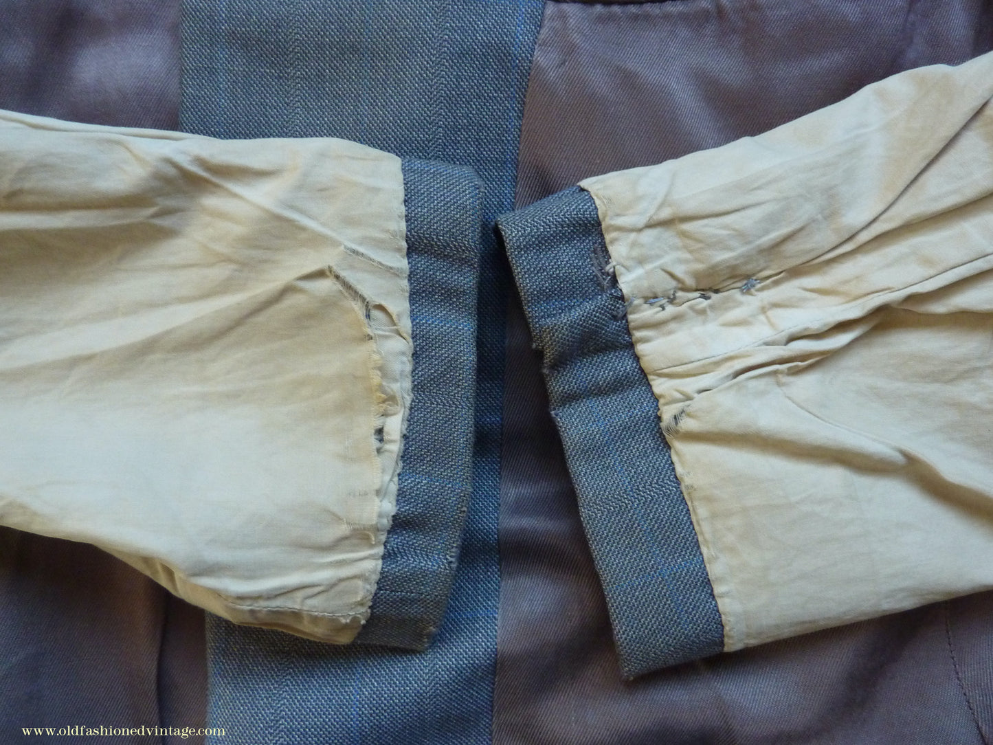 Vintage Mens 1940s CC41 Double Breasted Suit Light Grey Wool Blue Windowpane Check 42"