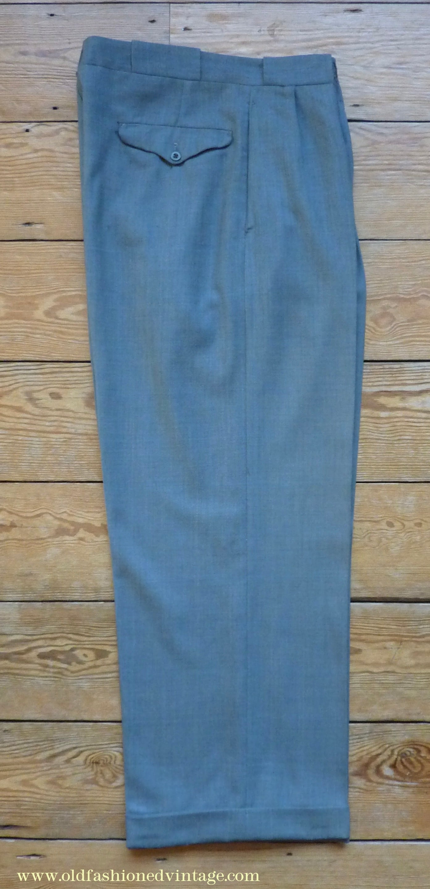 Vintage Mens 1940s CC41 Double Breasted Suit Light Grey Wool Blue Windowpane Check 42"