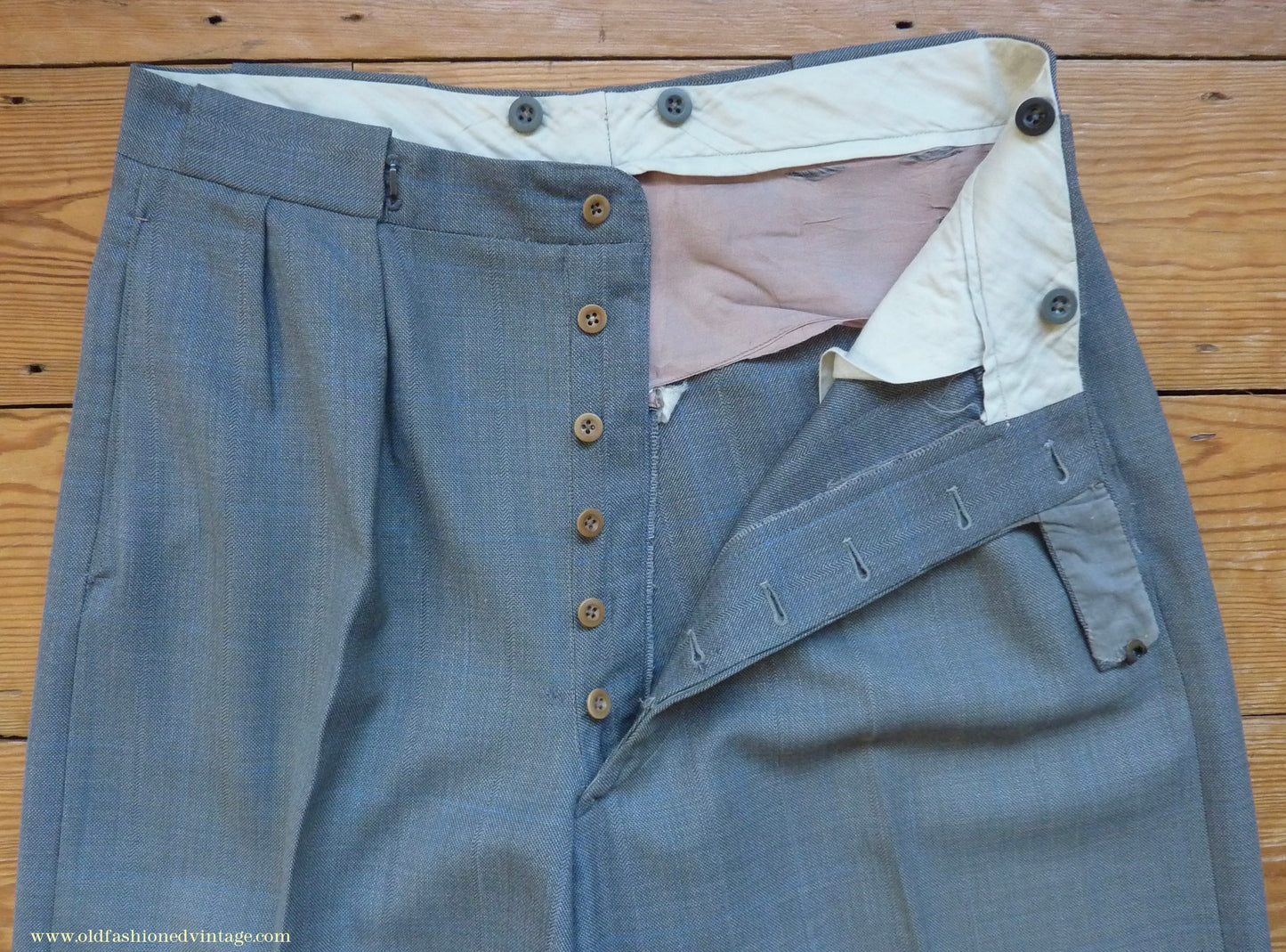 Vintage Mens 1940s CC41 Double Breasted Suit Light Grey Wool Blue Windowpane Check 42"