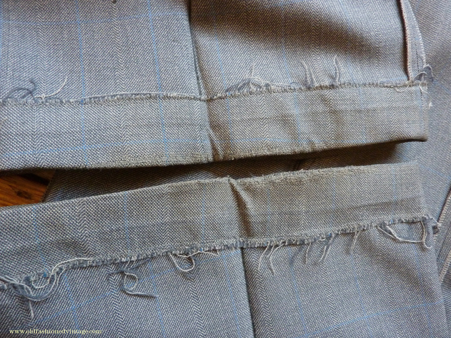 Vintage Mens 1940s CC41 Double Breasted Suit Light Grey Wool Blue Windowpane Check 42"