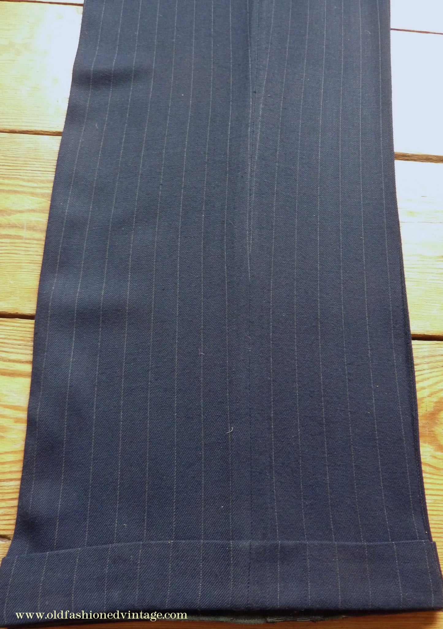 Vintage Mens 1940s European Tailored 2 Piece Suit Dark Blue Pinstripe Rayon Single Breasted 38"