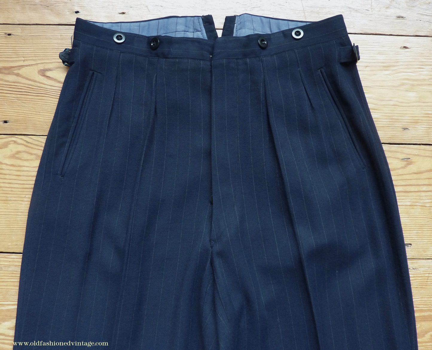 Vintage Mens 1940s European Tailored 2 Piece Suit Dark Blue Pinstripe Rayon Single Breasted 38"