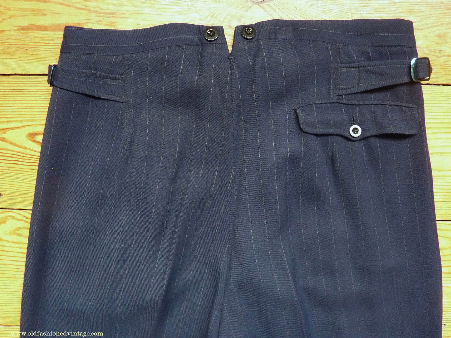 Vintage Mens 1940s European Tailored 2 Piece Suit Dark Blue Pinstripe Rayon Single Breasted 38"