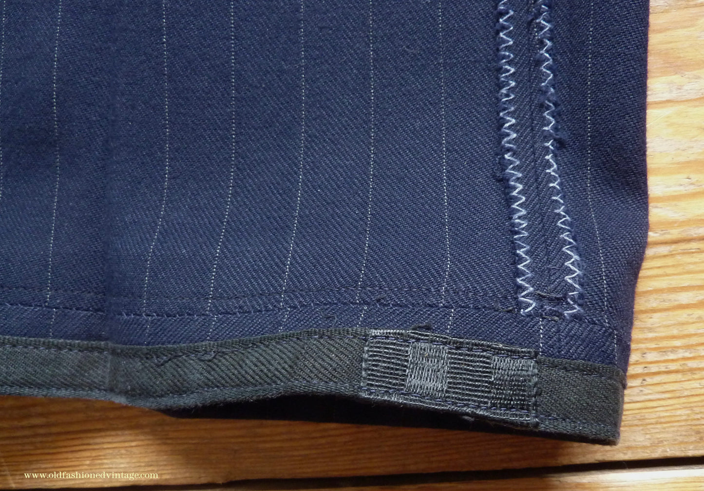 Vintage Mens 1940s European Tailored 2 Piece Suit Dark Blue Pinstripe Rayon Single Breasted 38"
