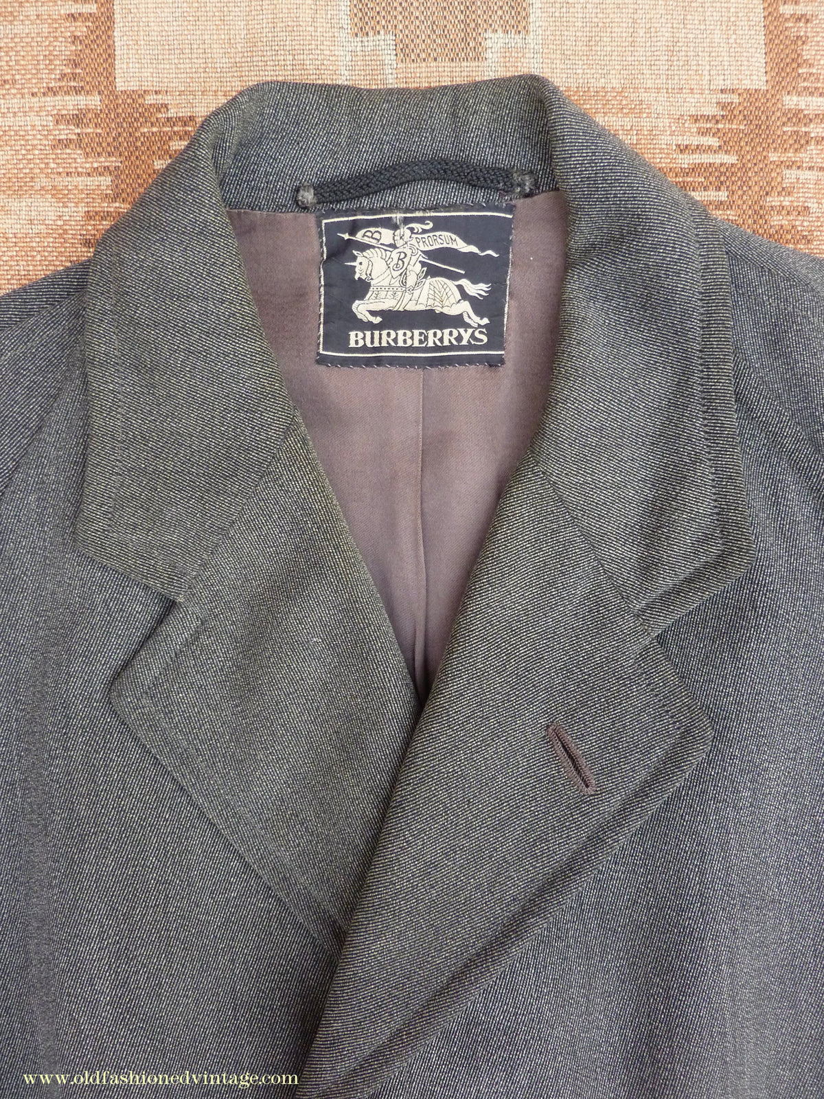Vintage Mens 1930s 1940s Burberrys Single Breasted Raglan Raincoat Mac Coat Grey Salt & Pepper M 40"