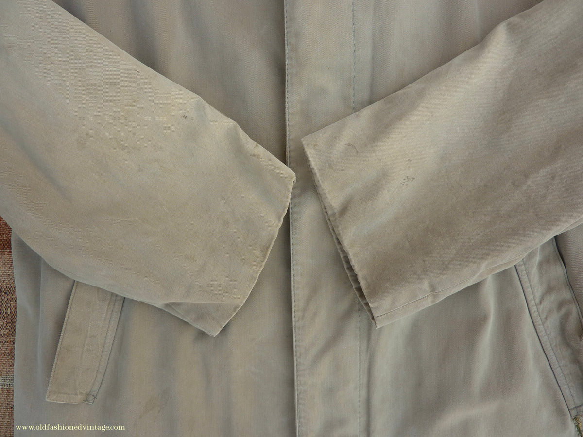 Vintage Mens 1950s 1960s Single Breasted Raglan Raincoat Khaki Beige Trench Coat Mac XS