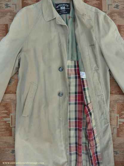 Vintage Mens 1950s 1960s Single Breasted Raglan Raincoat Khaki Beige Trench Coat Mac XS