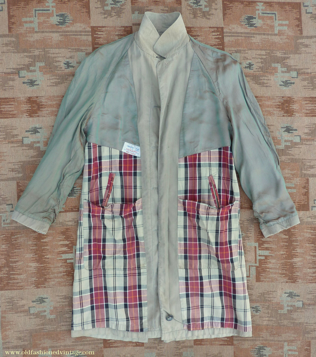 Vintage Mens 1950s 1960s Single Breasted Raglan Raincoat Khaki Beige Trench Coat Mac XS