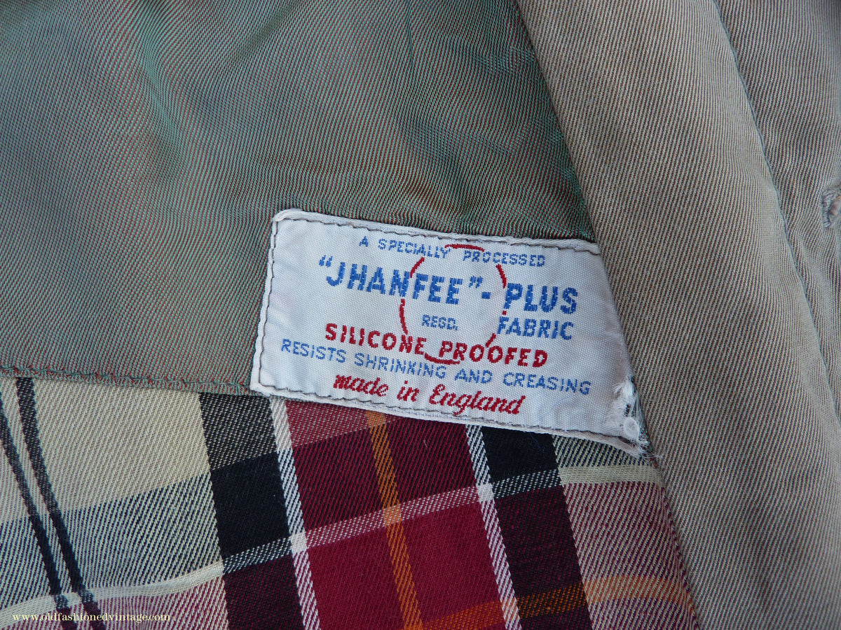 Vintage Mens 1950s 1960s Single Breasted Raglan Raincoat Khaki Beige Trench Coat Mac XS