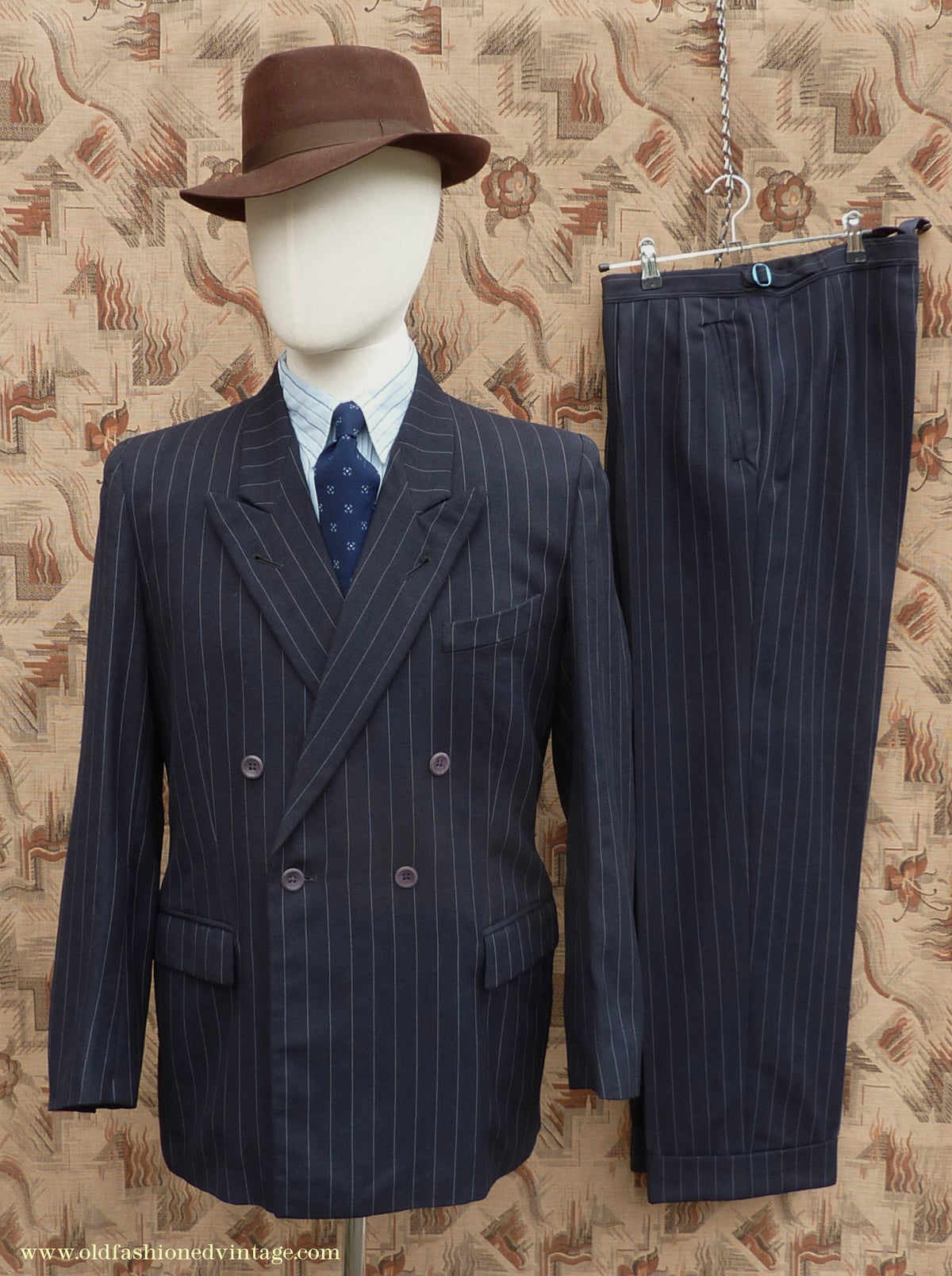 Vintage Mens 1940s 1950s Double Breasted Suit Navy Blue Pinstripe 38"