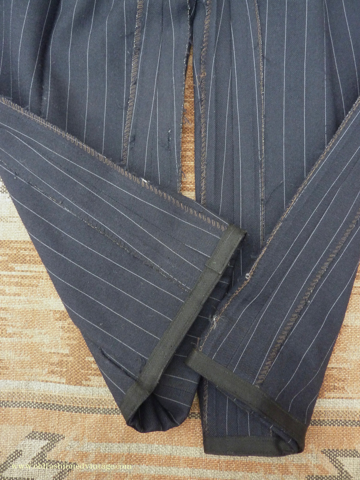 Vintage Mens 1940s 1950s Double Breasted Suit Navy Blue Pinstripe 38"